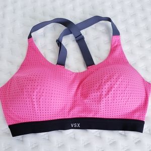 Victoria's Secret Lightweight Sports Bra Size 32D